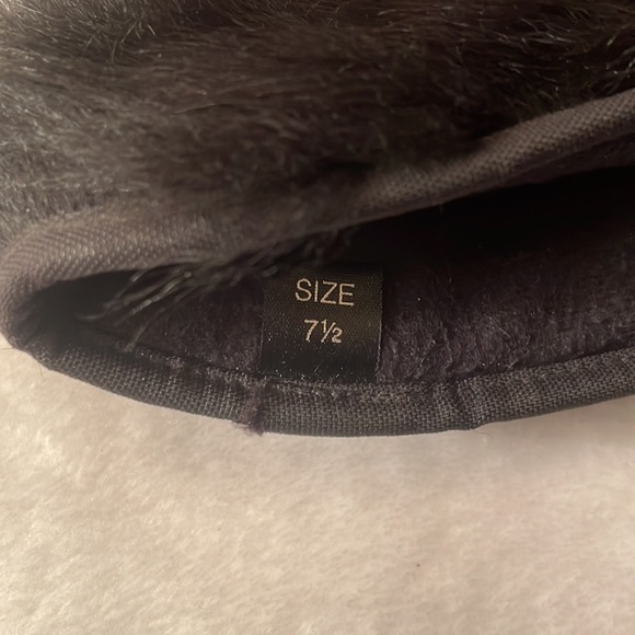 PRADA LINEA ROSSA fur mittens/gloves - Picture 4 of 7